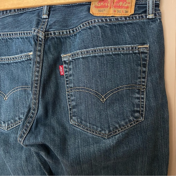 Levi’s Men’s 501 Dark Blue/Grey Wash Denim Orig. Fit Bootcut Jeans Size W31 L30 - Picture 3 of 6